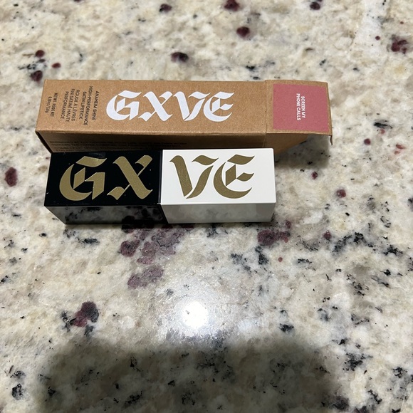 Anaheim shine high performance satin lipstick - Picture 2 of 2